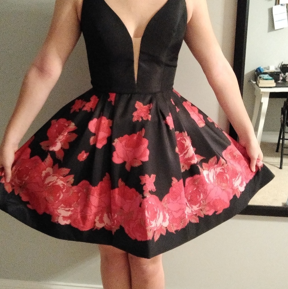 Sherri Hill short gown Size 6